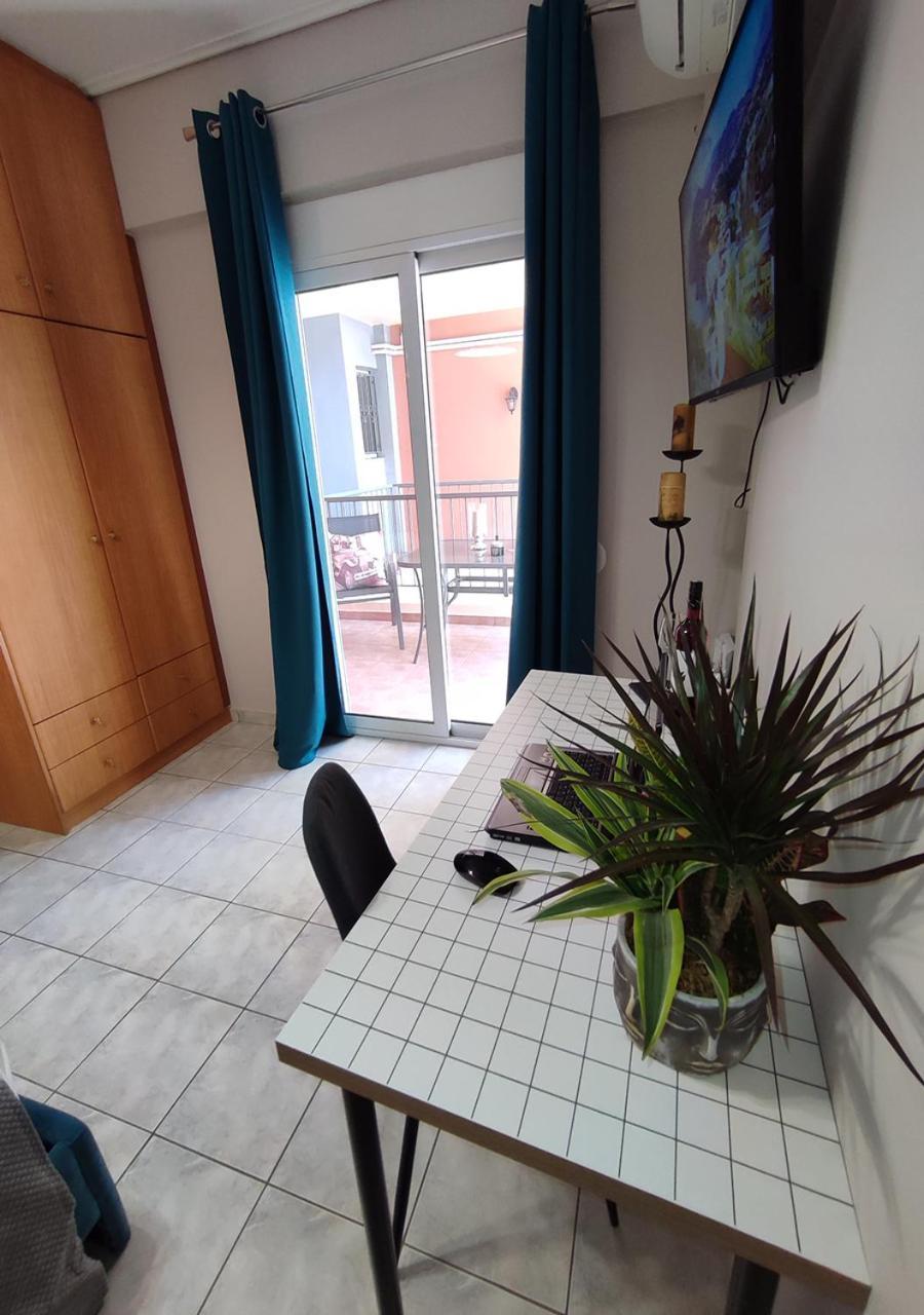 La Casa Di Chrysa Apartment Larissa Luaran gambar