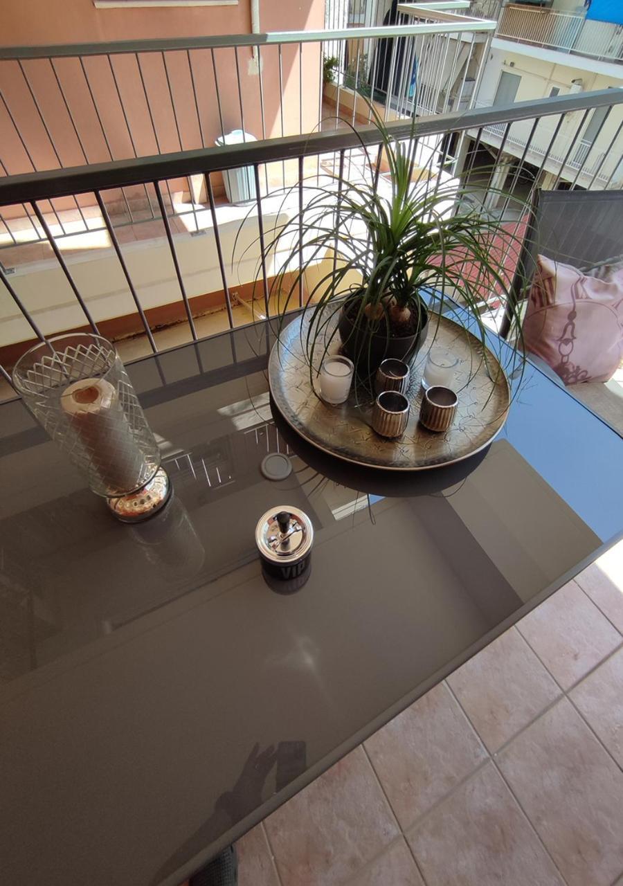 La Casa Di Chrysa Apartment Larissa Luaran gambar